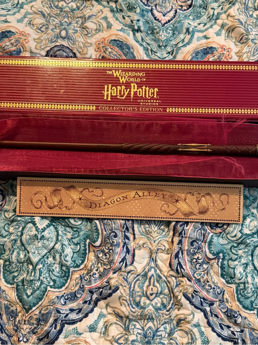 Universal Studios Harry Potter 2022 collectors edition interactive wand NIB